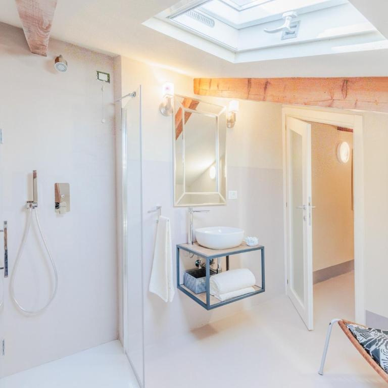 Penthouse in Lucca with Dome Views - Three-Bedroom Apartment - 48