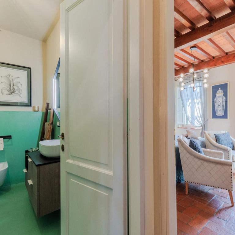 Penthouse in Lucca with Dome Views - Three-Bedroom Apartment - 53