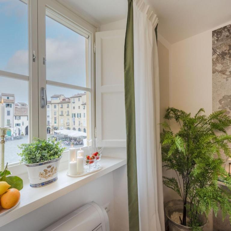 Apartment in Lucca with Piazza Views - One-Bedroom Apartment - 36
