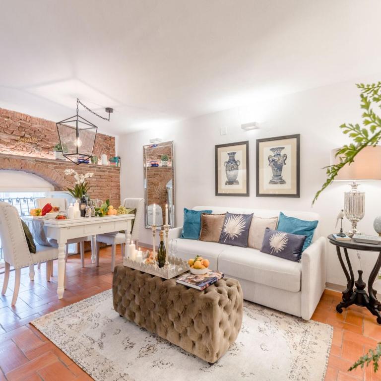 Apartment in Lucca with Piazza Views - One-Bedroom Apartment - 13
