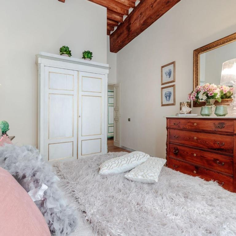 Apartment in Lucca near Clock Tower - Three-Bedroom Apartment - 20