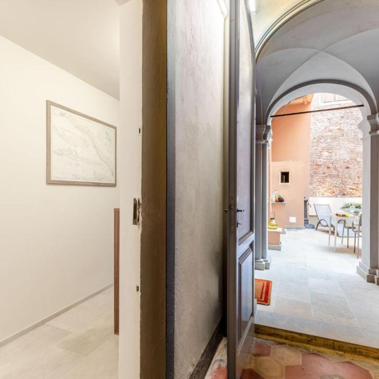Apartment in Lucca with Private Courtyard - Appartamento con 1 Camera da Letto - 35