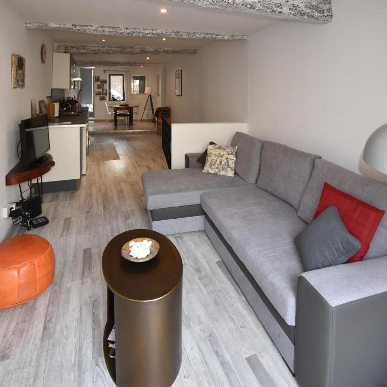 Cozy Home In L'isle-Sur-La-Sorgue With Wifi - Maison de Vacances 1 Chambre - 4