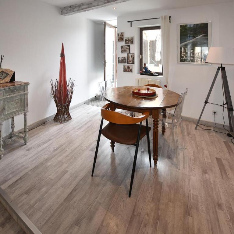 Cozy Home In L'isle-Sur-La-Sorgue With Wifi - Maison de Vacances 1 Chambre - 6