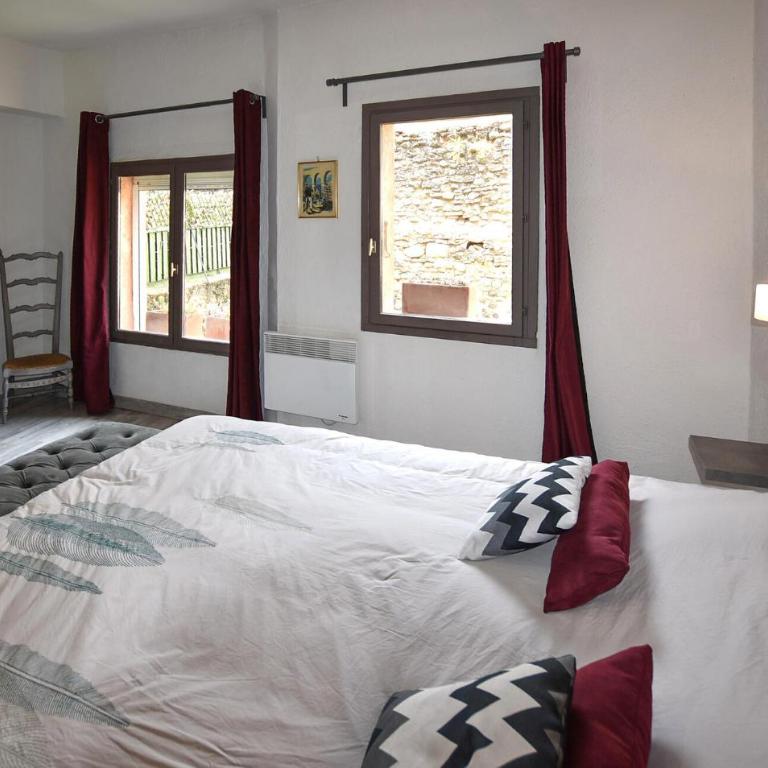Cozy Home In L'isle-Sur-La-Sorgue With Wifi - Maison de Vacances 1 Chambre - 2