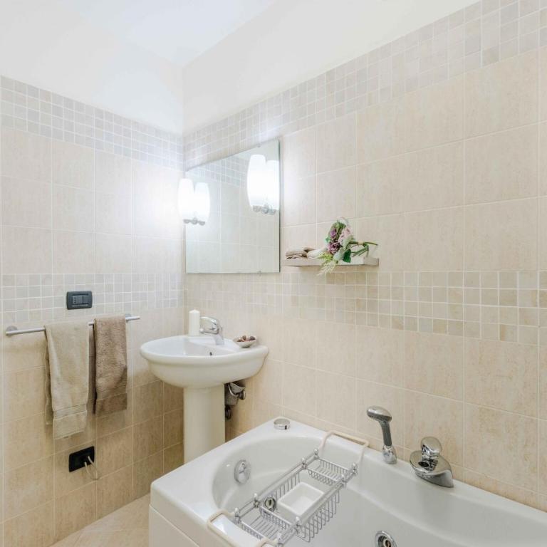 Apartment in Lucca near Guinigi Tower - Villa con 2 Camere da Letto - 36