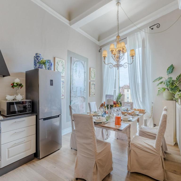 Apartment in Lucca with Piazza Views - Three-Bedroom Apartment - 23