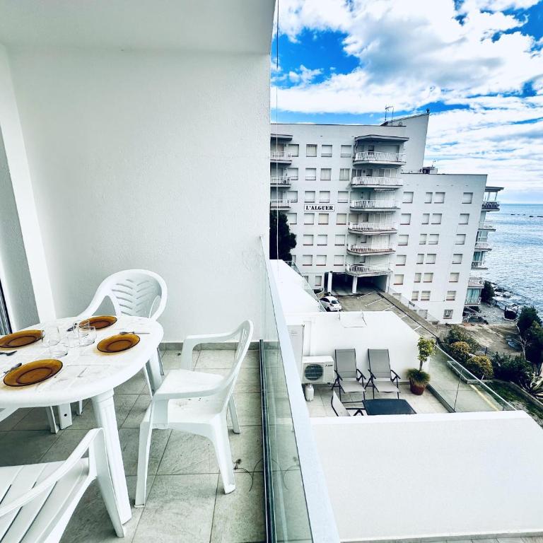 Estudio en Roses con Terraza y Aparcamiento Cerca de la Playa - ES-258-24 - Studio - 3