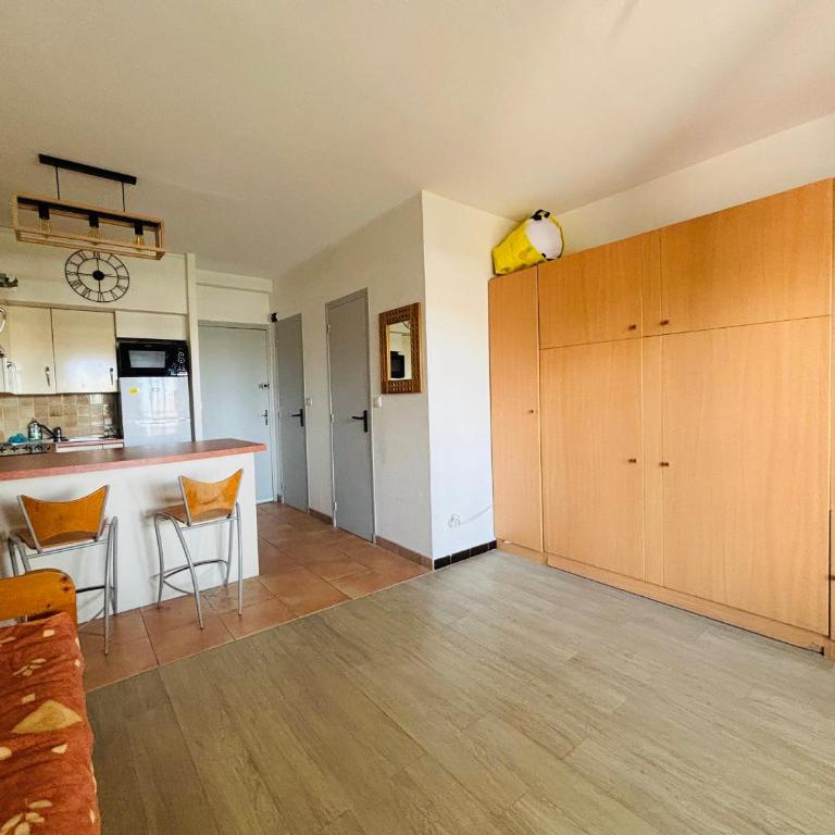 Studio 2 personnes avec terrasse proche plage - FR-1-309-508 - Apartment - 5