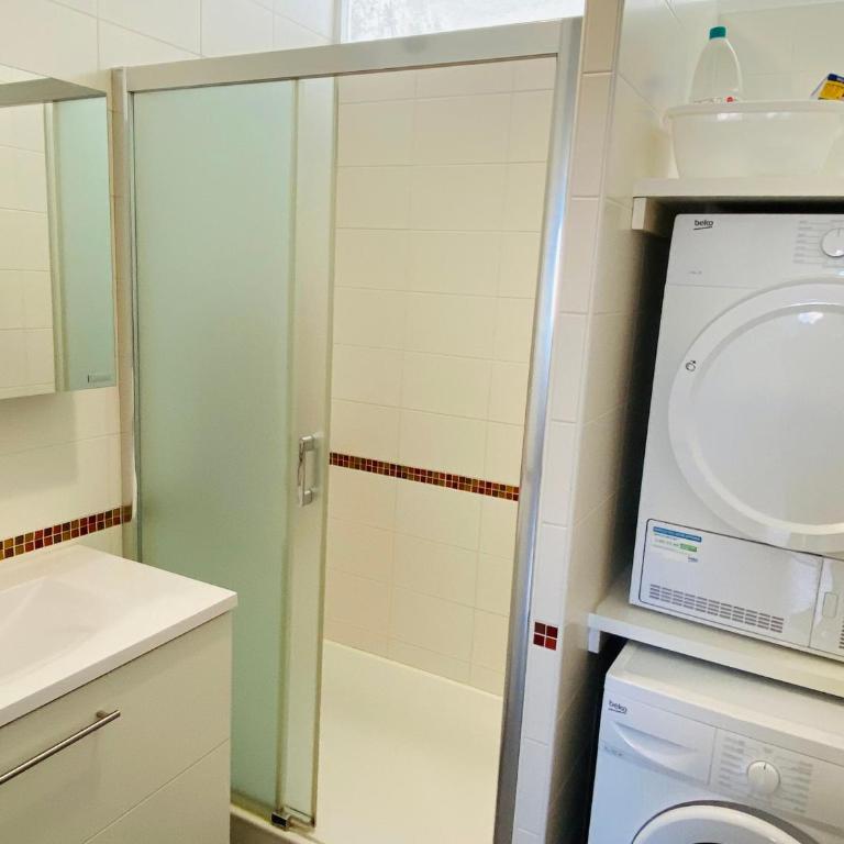 Appartement Élegant avec Balcon, Garage et WiFi en Bord de Mer - FR-1-92-889 - Apartment (4 Adults) - 7