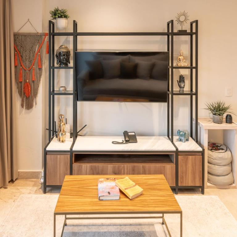 Luxury 1BR condo-Amazing Oceanviews Prime location close to beach - One-Bedroom Apartment with Sea View and Terrace - 29
