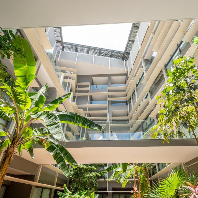 Luxury 1BR condo-Amazing Oceanviews Prime location close to beach - One-Bedroom Apartment with Sea View and Terrace - 45