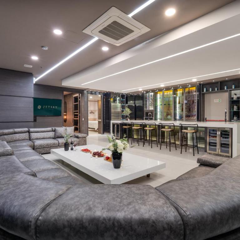Europa Suites Medellin - Apartamento Ático - 18