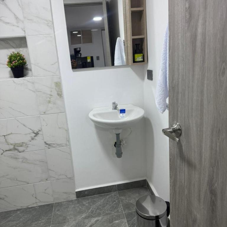 Villa Loreto Aparta estudio 204 - One-Bedroom Apartment - 4