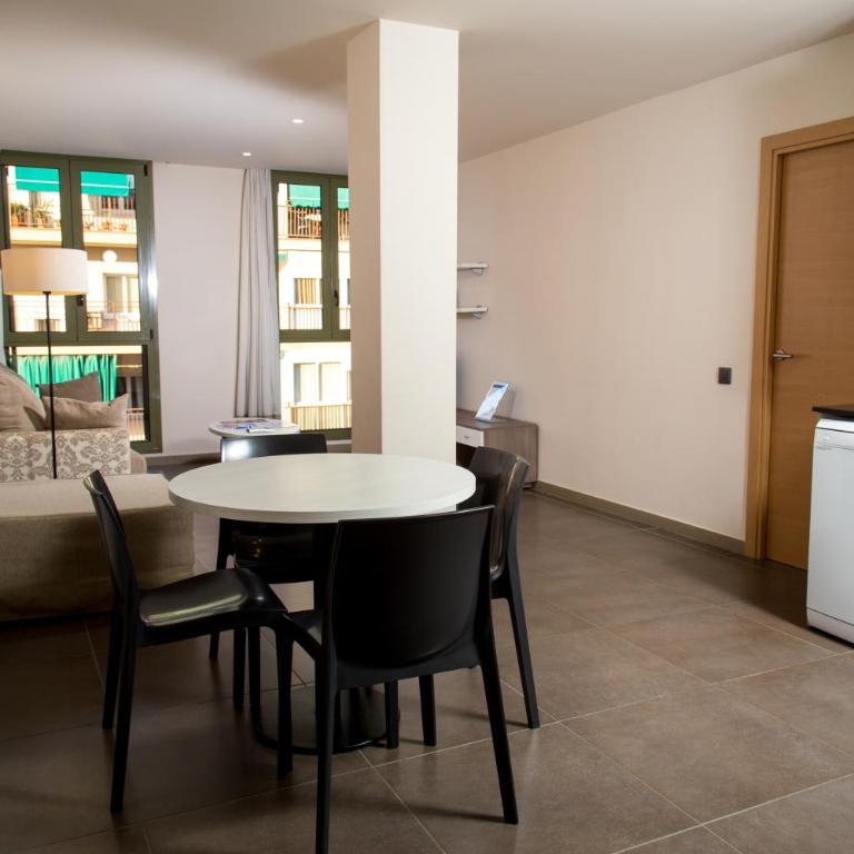 Pierre & Vacances Barcelona Sants - One-Bedroom Apartment (2-5 Adults) - 37