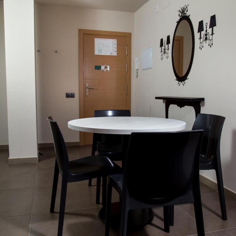 Pierre & Vacances Barcelona Sants - Studio (3 Adults) - 19