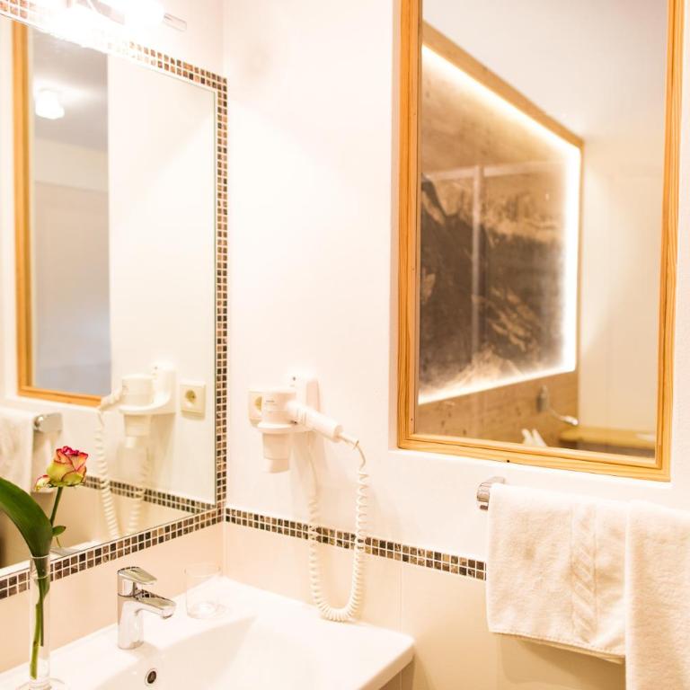 Hotel Wiesl - Single Room with Balcony - 3