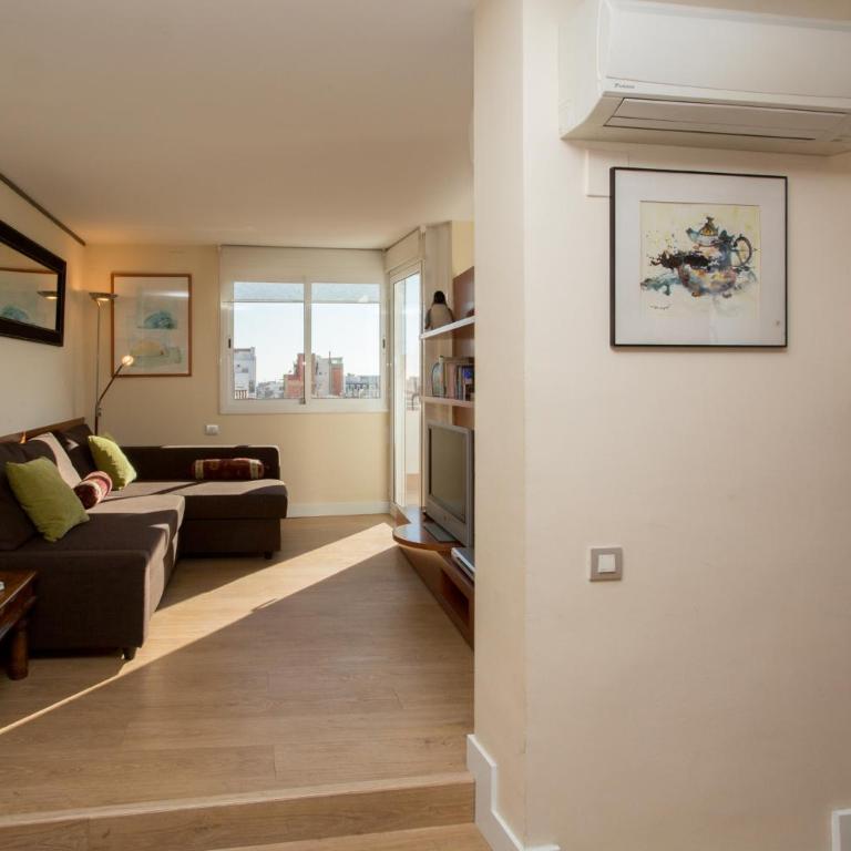 Gaudi penthouse with terrace views - One-Bedroom Apartment - 32