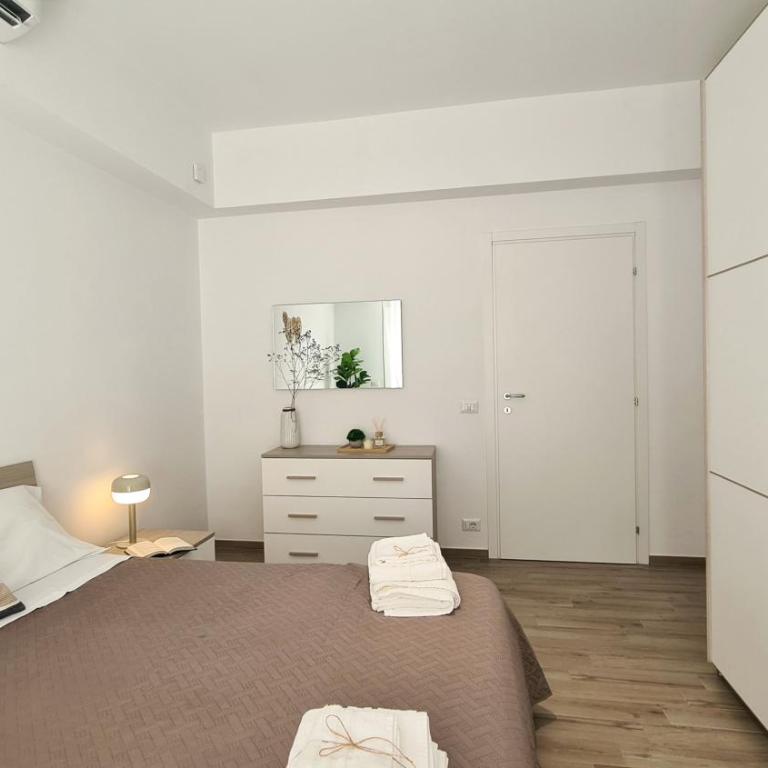 LoveRhome Apartment 14 - Appartamento con 2 Camere da Letto - 2