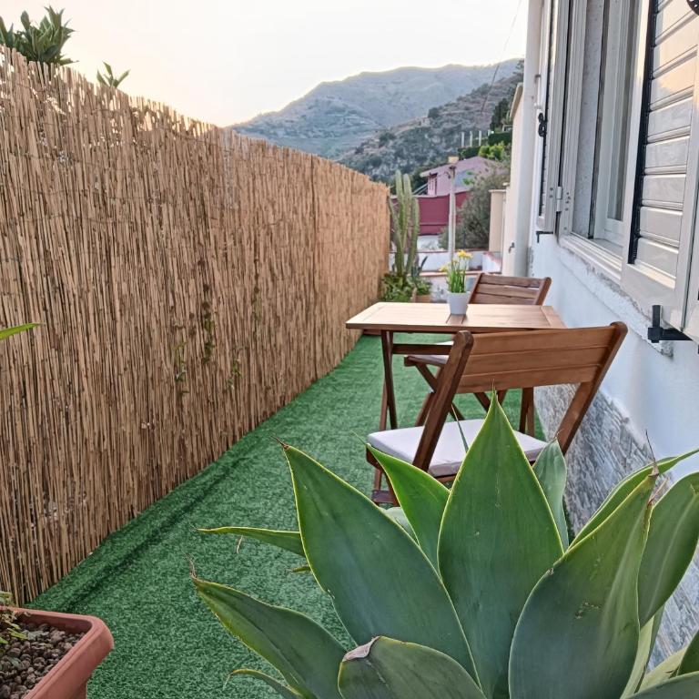 Holiday Room "Pomelia" Taormina - Camera Matrimoniale con Bagno Privato - 5