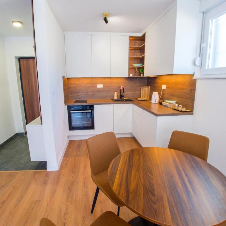 Apartments Middle Street - One-Bedroom Apartment - 4