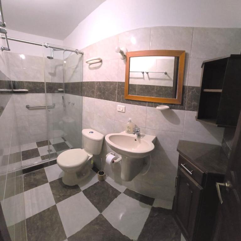 Casa Vieja Alba Inés con Estacionamiento Buga - Superior Queen Room - 3
