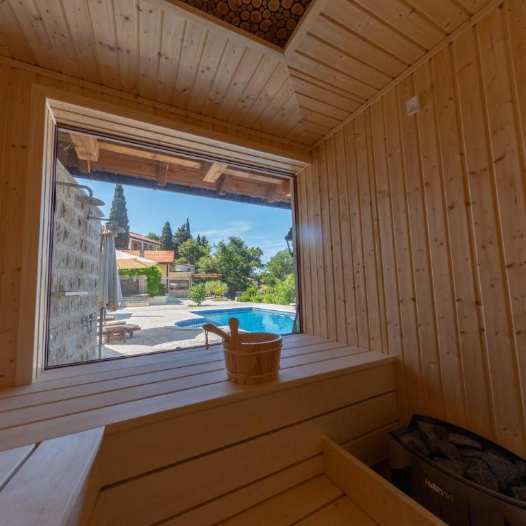 Sunset & Sunrise Villas in Stanisici-Two Villas With Common Pool - Superior Vila - 4