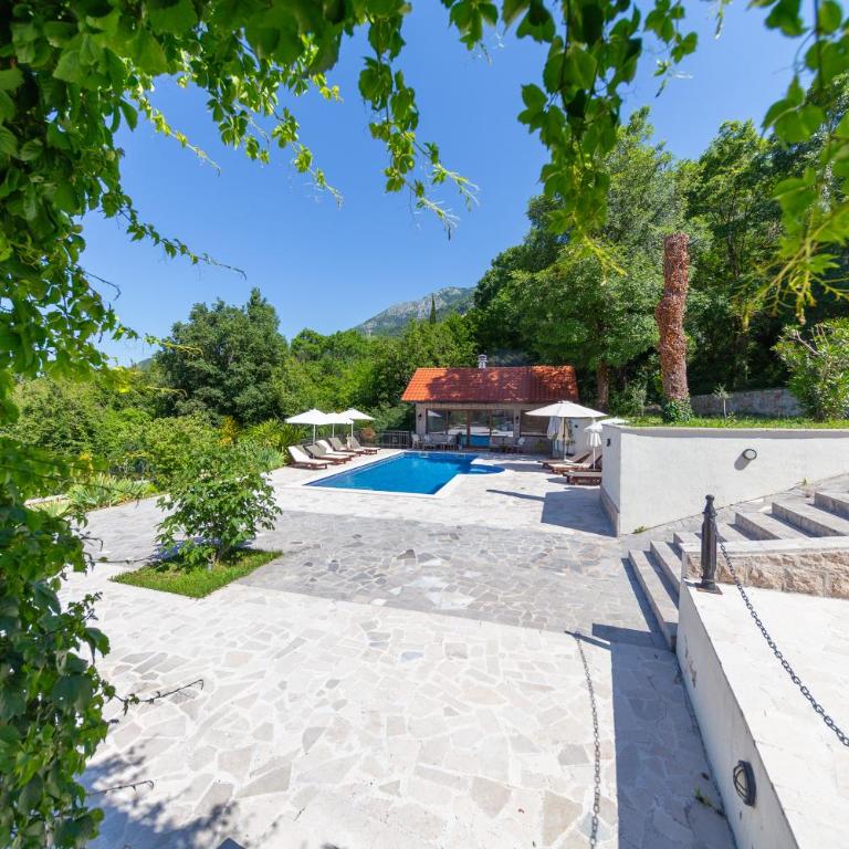 Sunset & Sunrise Villas in Stanisici-Two Villas With Common Pool - Superior Vila - 41