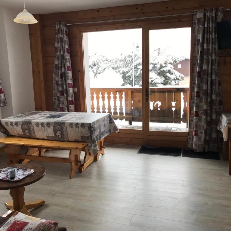 Montana 2 - Two-Bedroom Apartment - 1