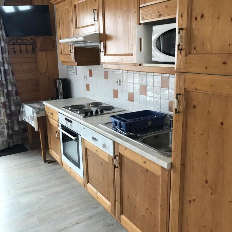 Montana 2 - Two-Bedroom Apartment - 2