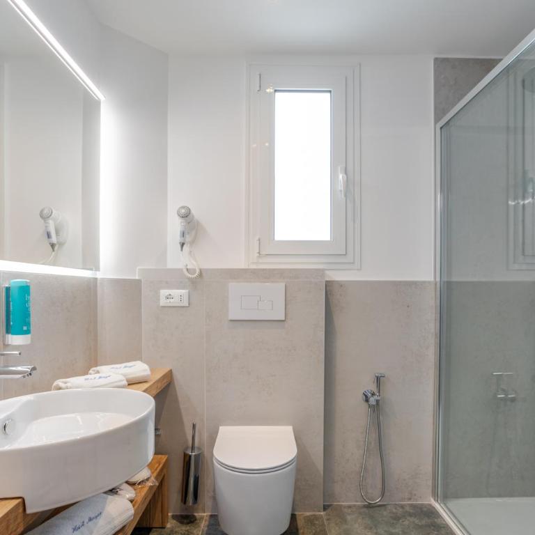 Hotel Mayer - Camera Familiare con Terrazza - 2