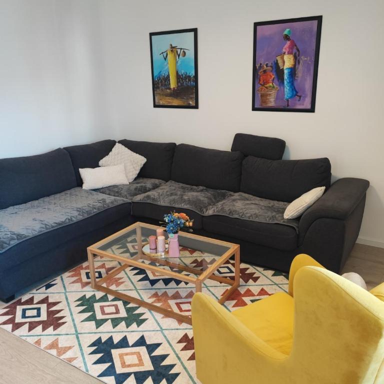 Riverstone Home - Two-Bedroom Deluxe Apartment with Balcony - 13