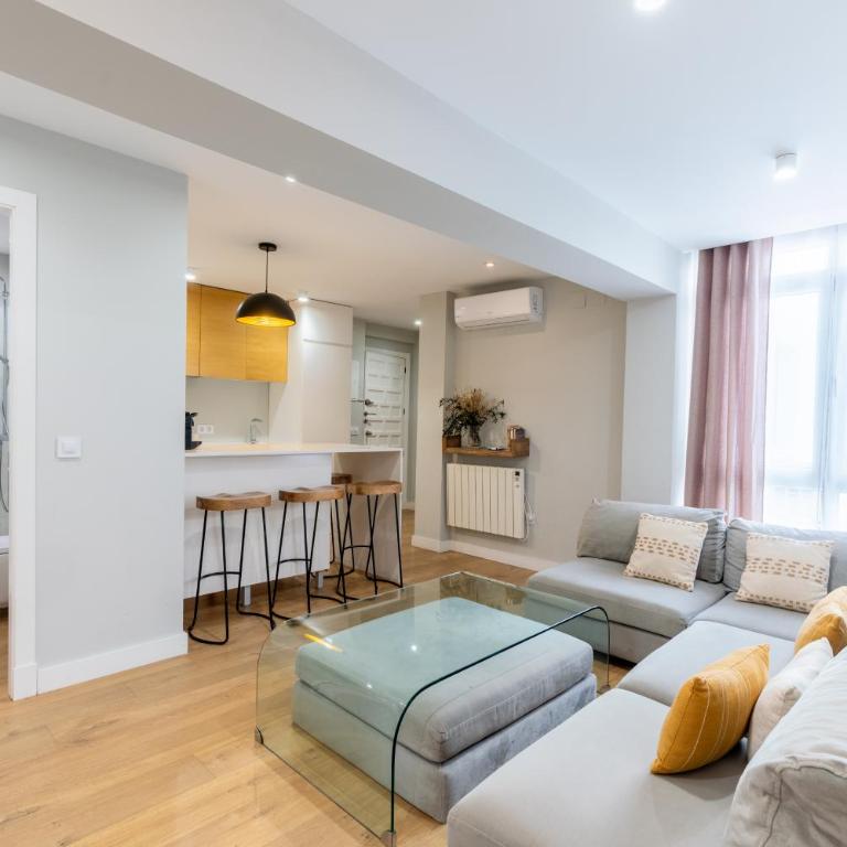 Apartamento Velarde-Maestranza - Two-Bedroom Apartment - 1