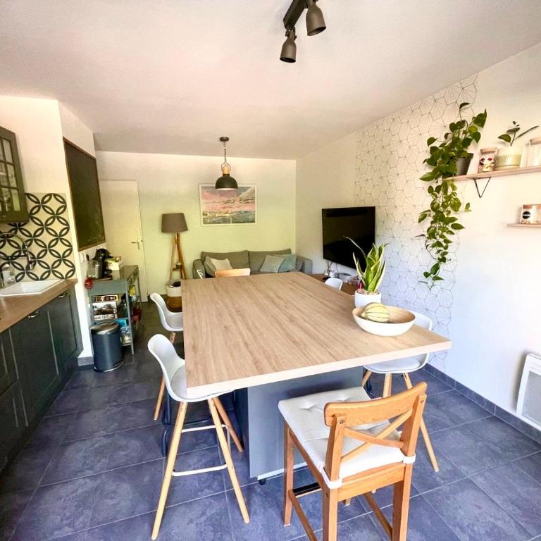 2-room apartment, bright balcony - Appartement 1 Chambre - 2