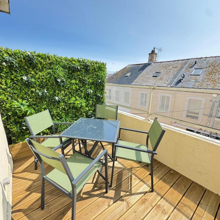 Hélios Plage - Two-Bedroom Apartment with Terrace - 8