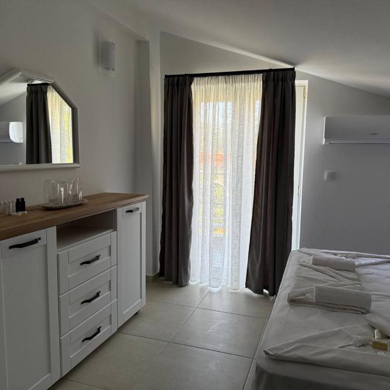 Hotel Xanadu - Family Deluxe Room with Terrace and Sea View - 3