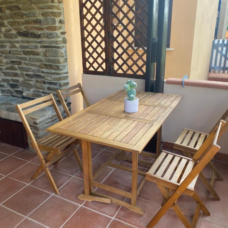Casa con giardino, Wi-Fi e aria condizionata vicino alla Pelosa - Appartamento con 2 Camere da Letto e Vista Mare - 23