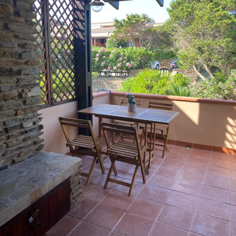 Casa con giardino, Wi-Fi e aria condizionata vicino alla Pelosa - Appartamento con 2 Camere da Letto e Vista Mare - 22