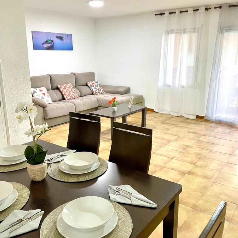 PINEDA y VISTAS PLAYA - Apartment with Sea View - 10