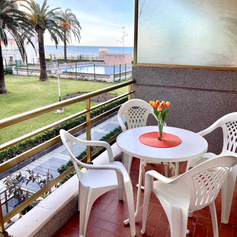 PINEDA y VISTAS PLAYA - Apartment with Sea View - 9