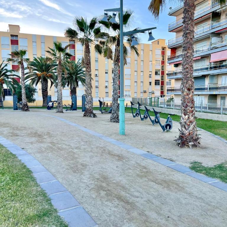 PINEDA y VISTAS PLAYA - Apartment with Sea View - 35