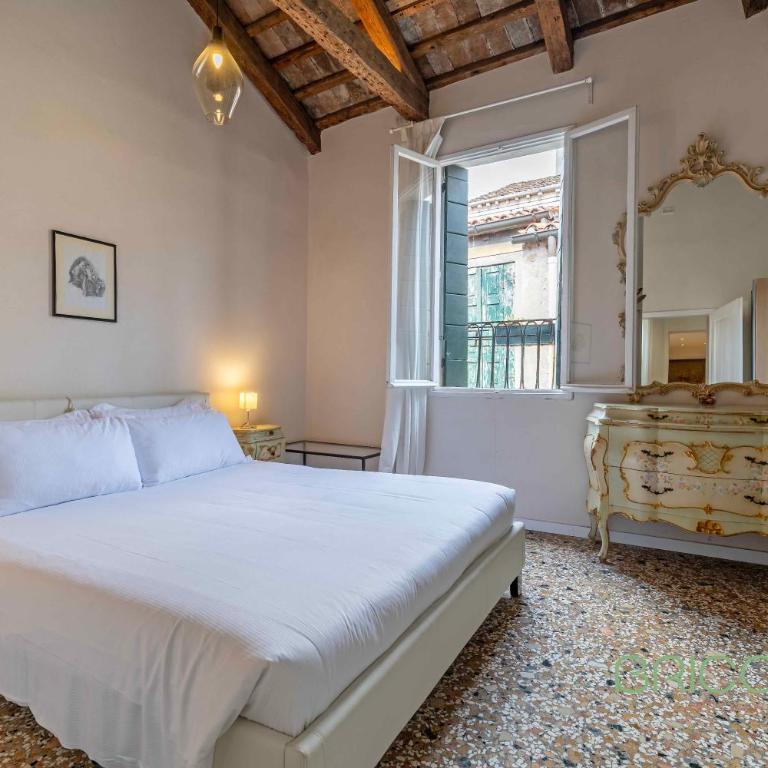 Biennale Ensuite Rooms By Bricola Apartments - Camera Matrimoniale Deluxe (2 Adulti + 1 Bambino) - 5
