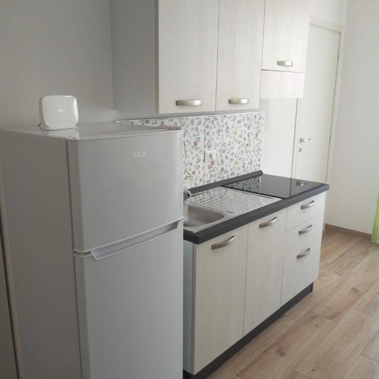 Diana Apartment - Studio Apartment with Balcony - 14