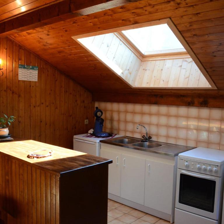 Appartement cosy 3 pièces, 4 pers, balcons, proche centre et télécabines à Châtel - FR-1-676-65 - Appartement - 5