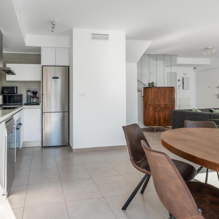 Luxury Casa Bos Palm Tree - Villa with Jacuzzi and Pool - Three-Bedroom Villa - 7