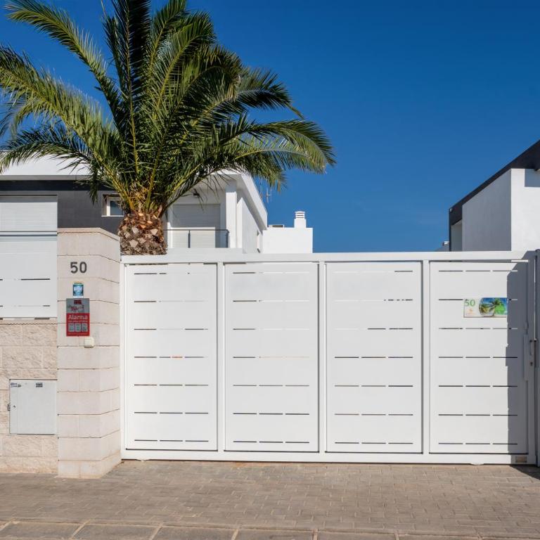 Luxury Casa Bos Palm Tree - Villa with Jacuzzi and Pool - Three-Bedroom Villa - 3