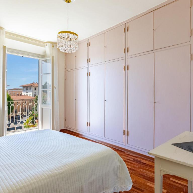 Hostly-San Giuseppe Luxury Apartment-By the Tower - Two-Bedroom Deluxe Apartment with Balcony - 16