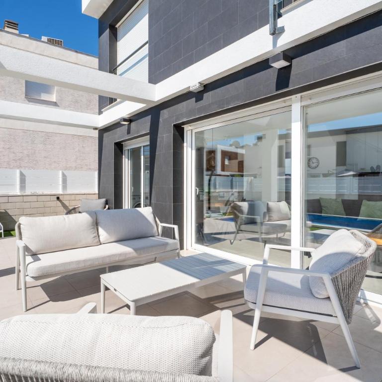 Luxury Casa Bos Palm Tree - Villa with Jacuzzi and Pool - Three-Bedroom Villa - 30