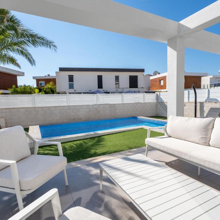 Luxury Casa Bos Palm Tree - Villa with Jacuzzi and Pool - Three-Bedroom Villa - 20