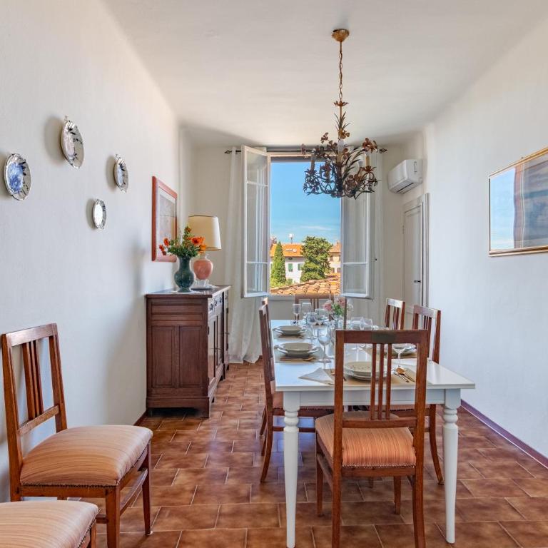 Hostly-San Giuseppe Luxury Apartment-By the Tower - Two-Bedroom Deluxe Apartment with Balcony - 29